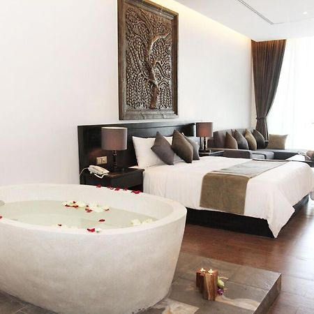 Blue Crystal Boutique Hotel بنوم بنه المظهر الخارجي الصورة