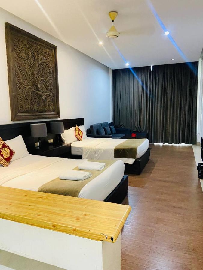 Blue Crystal Boutique Hotel بنوم بنه المظهر الخارجي الصورة