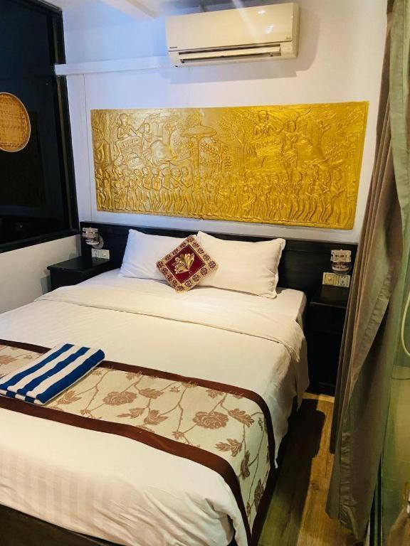 Blue Crystal Boutique Hotel بنوم بنه المظهر الخارجي الصورة