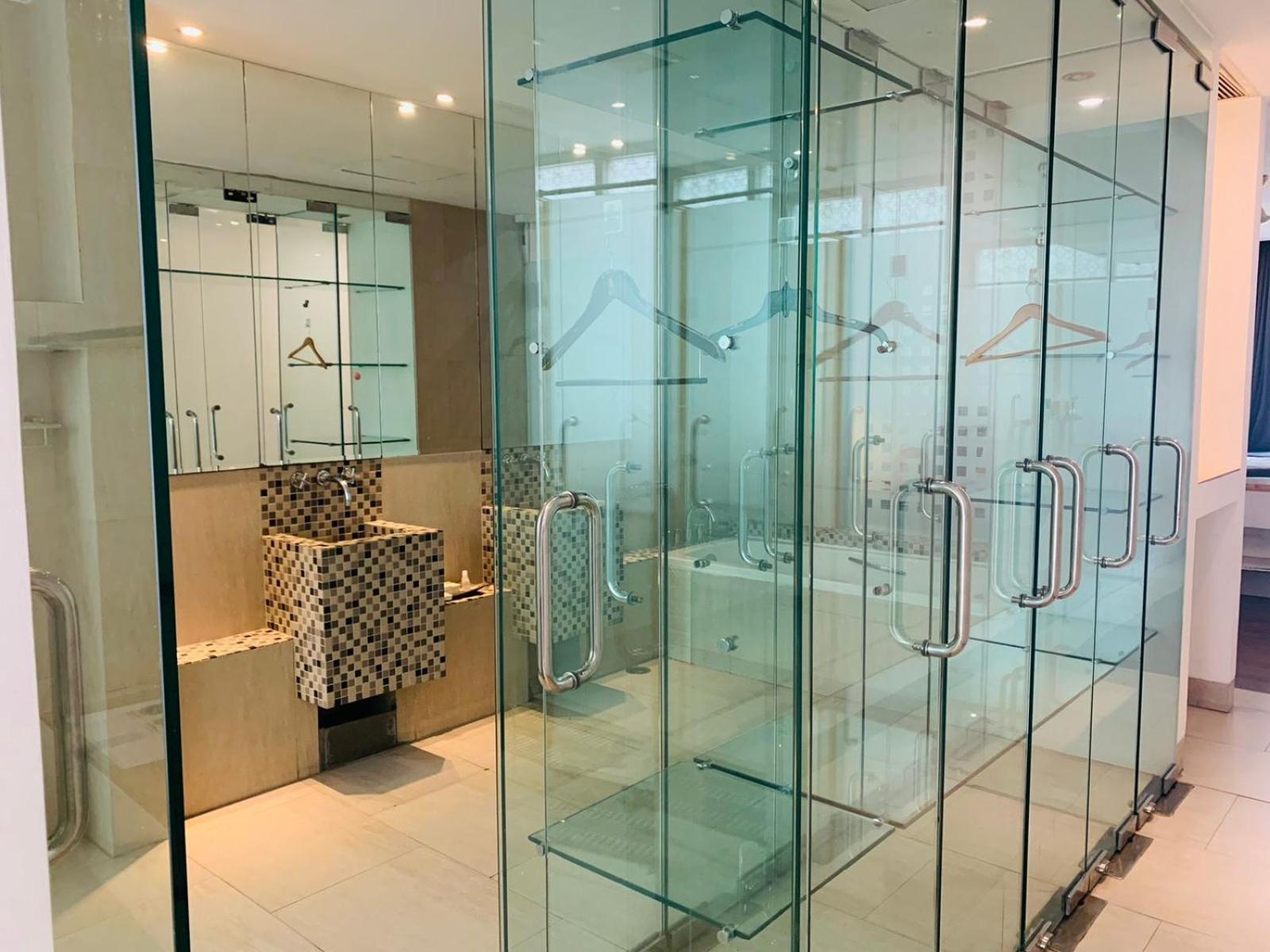 Blue Crystal Boutique Hotel بنوم بنه المظهر الخارجي الصورة