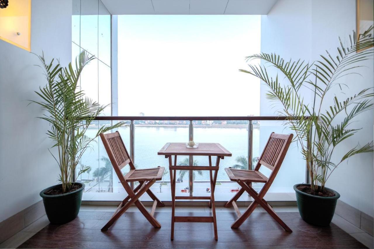 Blue Crystal Boutique Hotel بنوم بنه المظهر الخارجي الصورة
